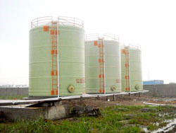 山東凝發(fā)玻璃鋼廠(chǎng)家直營(yíng)各類(lèi)玻璃鋼鹽酸罐,玻璃鋼甲醛罐,玻璃鋼雙氧水罐,玻璃鋼次氯酸鈉罐等安丘玻璃鋼罐